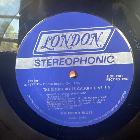 THE MOODY BLUES Caught Live+5 2LP London 1977 STERLING VG++ ULTRASONIC CLEAN! - Picture 5 of 12